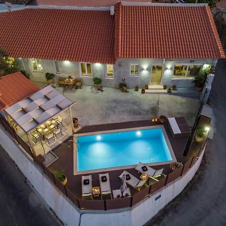 Villa Roxanne Galatás Екстериор снимка