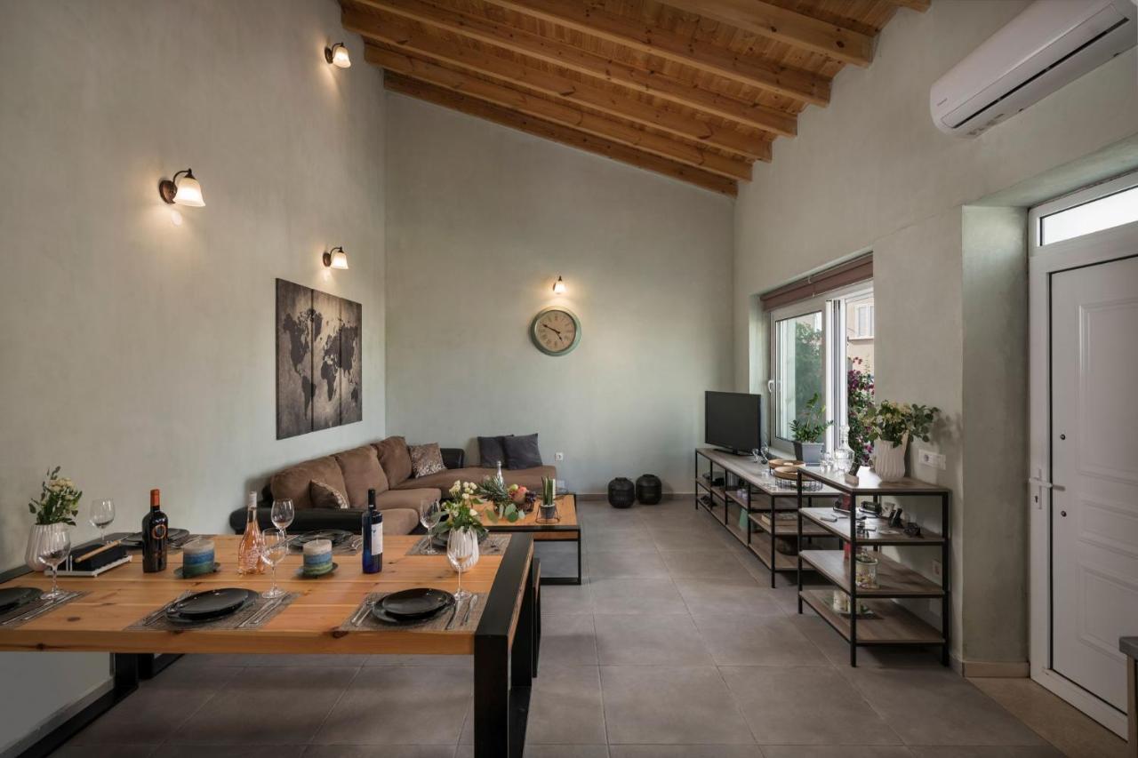 Villa Roxanne Galatás Екстериор снимка
