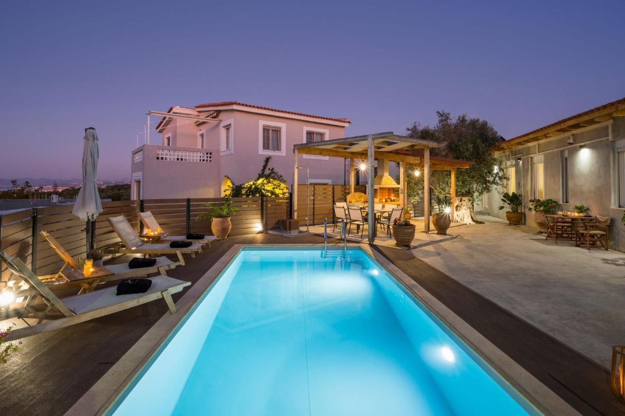 Villa Roxanne Galatás Екстериор снимка