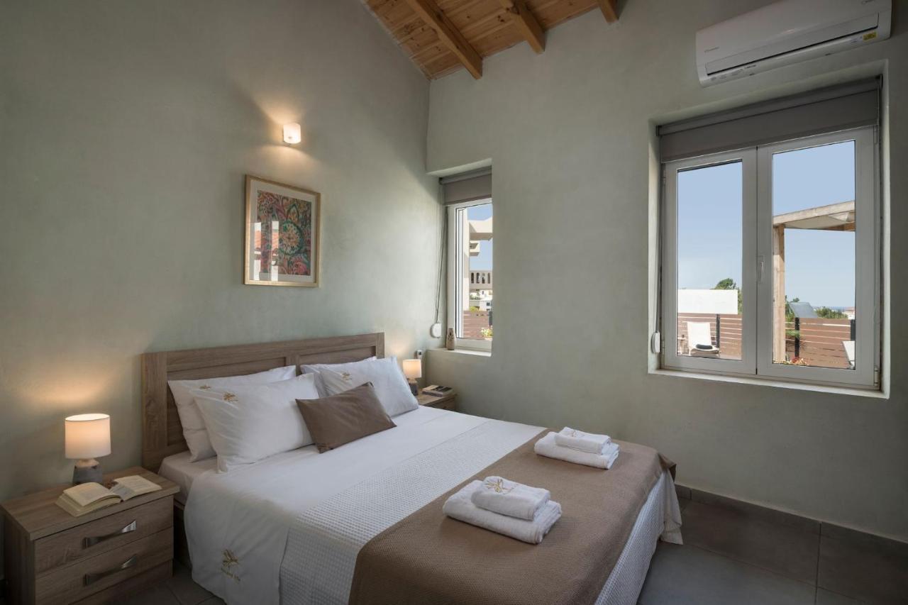 Villa Roxanne Galatás Екстериор снимка