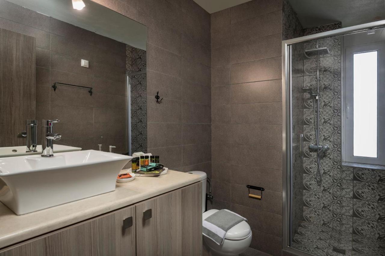 Villa Roxanne Galatás Екстериор снимка