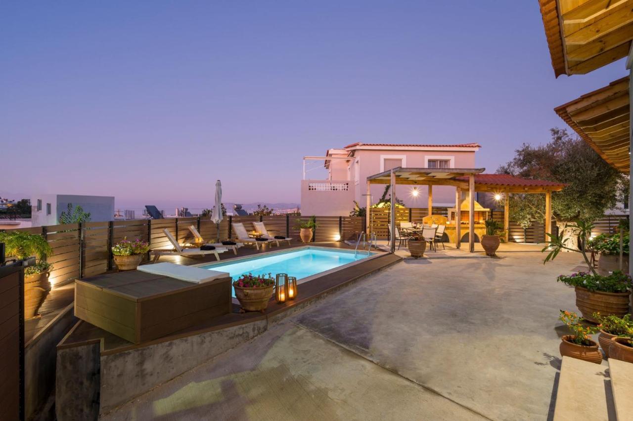 Villa Roxanne Galatás Екстериор снимка