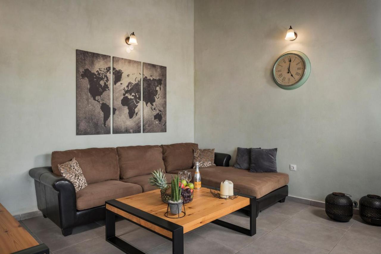 Villa Roxanne Galatás Екстериор снимка